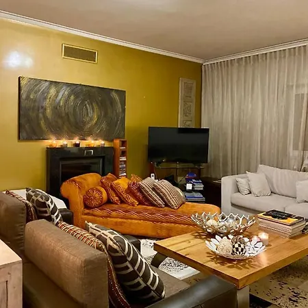 Familiar Com Piscina Privada Pensión