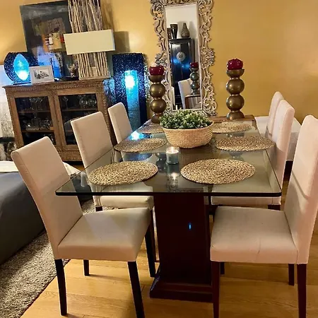 Casa de hóspedes Apartamento Com Piscina Entre Lisboa E Cascais Para 10 Pessoas Caxias