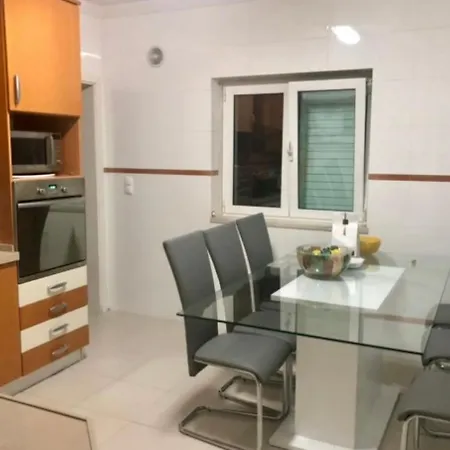 Familiar Com Piscina Privada Caxias