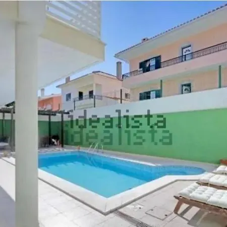 Apartamento Com Piscina Entre Lisboa E Cascais Para 10 Pessoas Casa de hóspedes