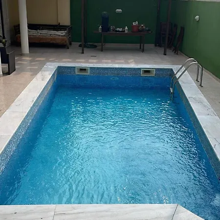 Pensión Familiar Com Piscina Privada