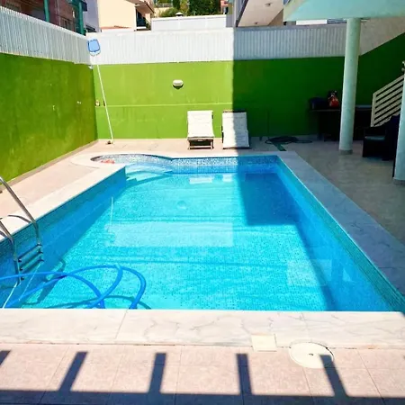 Πανσιόν Flat Near The Beach With Pool For 8 *
