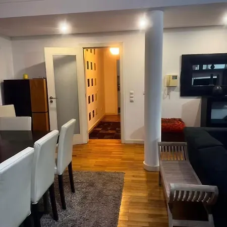 Flat Near The Beach With Pool For 8 * Caxias