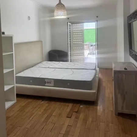 Flat Near The Beach With Pool For 8 Πανσιόν *