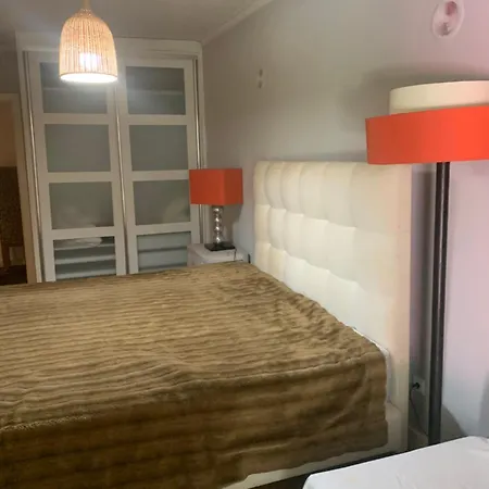 Apartamento Com Piscina Entre Lisboa E Cascais Para 10 Pessoas Vendégház