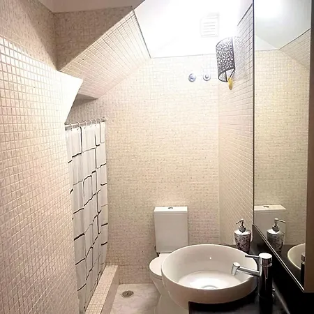 Flat Near The Beach With Pool For 8 Πανσιόν *