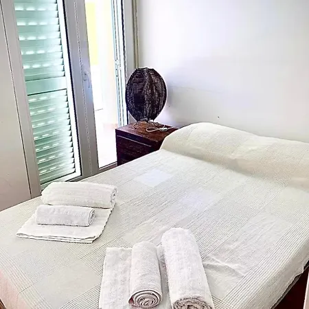 Flat Near The Beach With Pool For 8