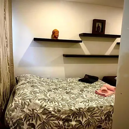 Flat Near The Beach With Pool For 8 Πανσιόν *